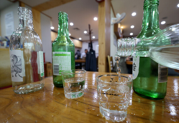 서울 시내 한 식당에서 판매되는 소주들. 기사와 관련 없는 자료 사진. photo 뉴스1