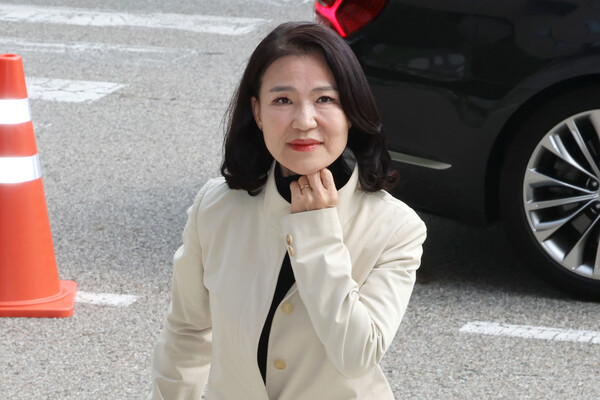 이진숙 방송통신위원장이 지난 9월 30일 경기도 정부과천청사 방송통신위원회로 출근하고 있다. photo 뉴스1