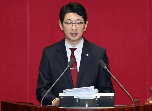 주진우 국민의힘 의원이 지난 8월 25일 국회에서 열린 본회의에서 '2차 상법 개정안'에 대한 필리버스터를 하고 있다. photo 뉴스1