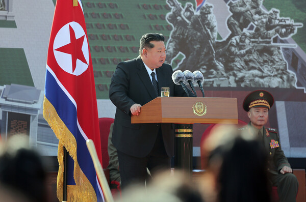 지난 10월 24일 김정은 북한 국무위원장이 해외군사작전 전투위훈기념관 착공식에서 연설하고 있다. photo 뉴스1