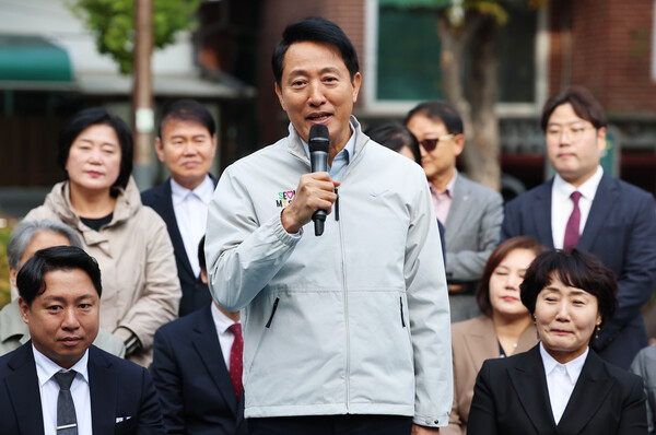 오세훈 서울시장이 6일 오전 서울 성북구 장위13 재정비촉진구역 현장에서 열린 주민 간담회에서 발언하고 있다. photo 뉴스1