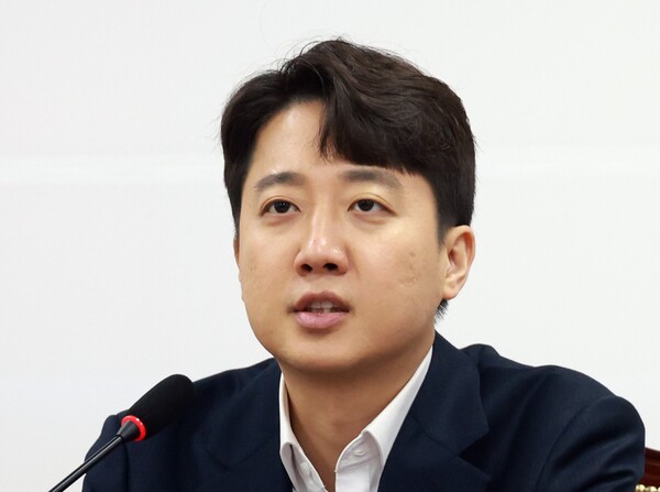 이준석 개혁신당 대표가 3일 서울 여의도 국회에서 열린 최고위원회의에서 발언하고 있다. photo 뉴시스