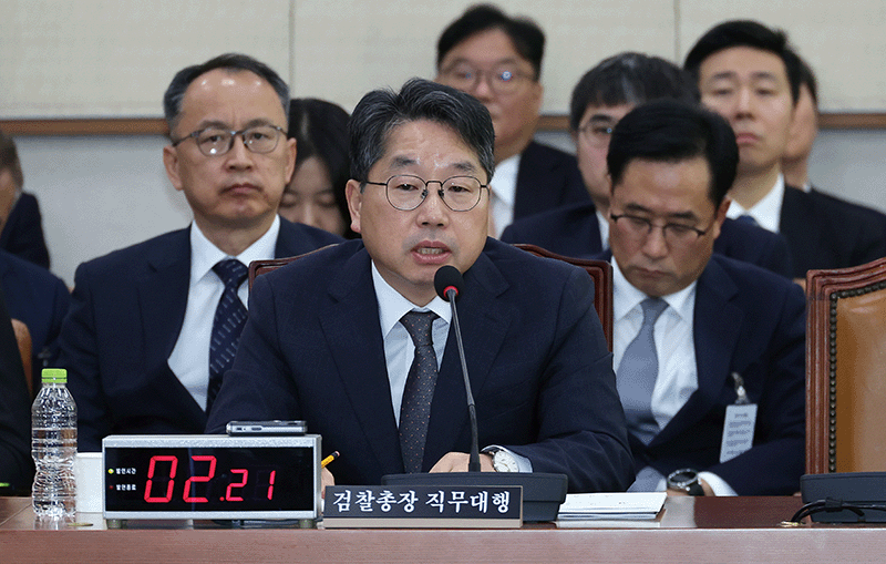 노만석 검찰총장 직무대행이 지난 10월 27일 서울 여의도 국회에서 열린 법제사법위원회의 대검찰청에 대한 국정감사에서 질의에 답하고 있다. photo 뉴시스