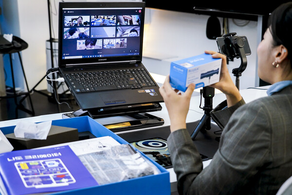 유튜브 촬영 장면. 기사 내용과 관련 없는 사진. photo 뉴스1