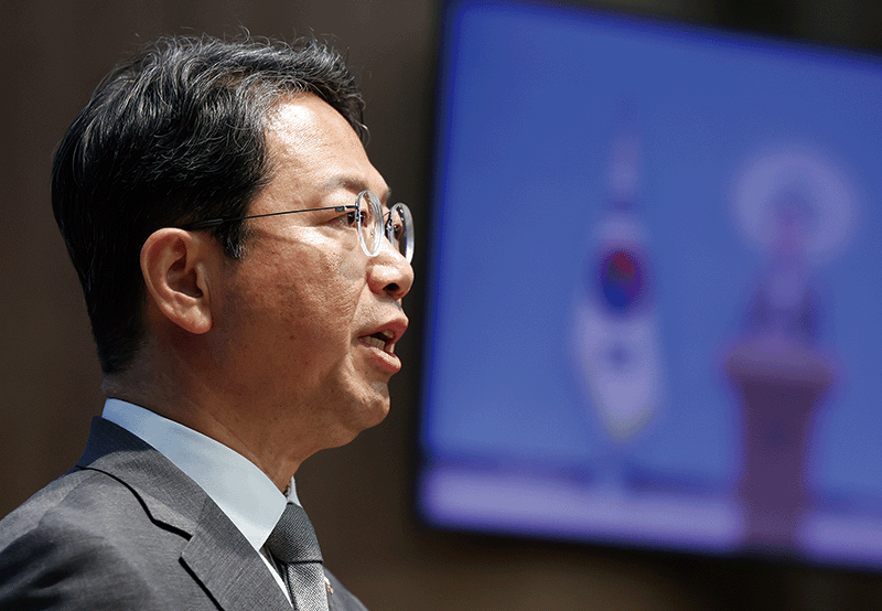 법무부 장관 김승원 더불어민주당 의원이 지난 9월 19일 서울 영등포구 여의도 국회 소통관에서 후보자직 사퇴 기자회견을 하고 있다. photo 뉴스1