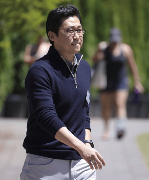 쿠팡 흔들려도 김범석은 웃는다...'록인'이 만든 절대甲 유통공룡 - 뉴스 썸네일 이미지