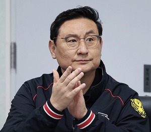 스토브리그도 양극화... 허리띠 조인 KIA, 롯데, 큰 그림 따로 있다? - 뉴스 썸네일 이미지