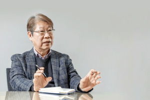 김진오 한국 AI로봇산업협회장 "휴머노이드가 인간 대체할 수 없다" - 뉴스 썸네일 이미지