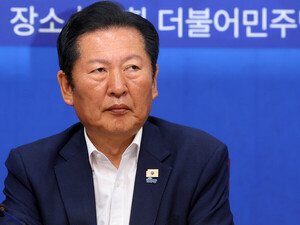 정청래 대표의 연이은 말실수, "눈 질끈 감은 사연"